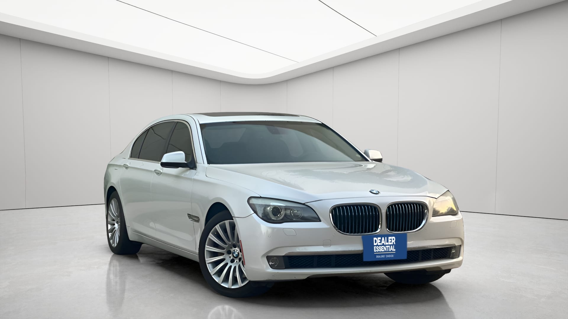 2022 BMW 740i Sedan